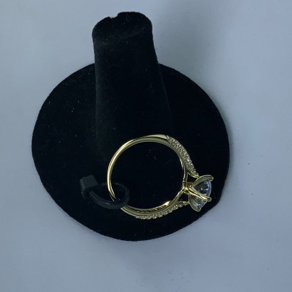 Oval CZ Pavé Band Ring - Picture 7 of 10